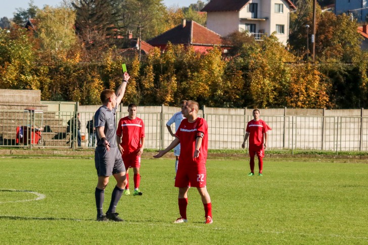 Prvi žuti karton za Raševića