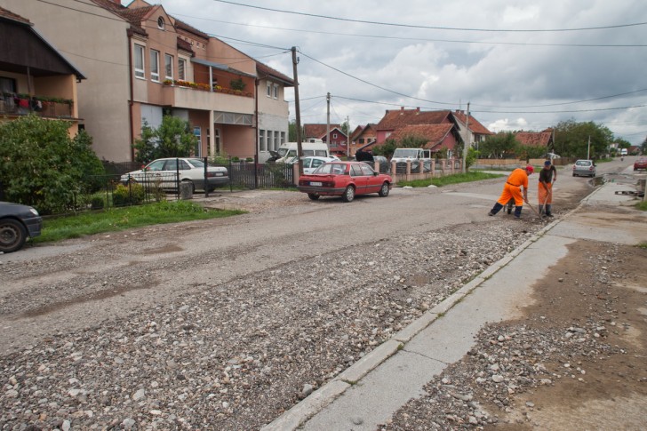 Uklanjane šljunka koji je nanela bujica