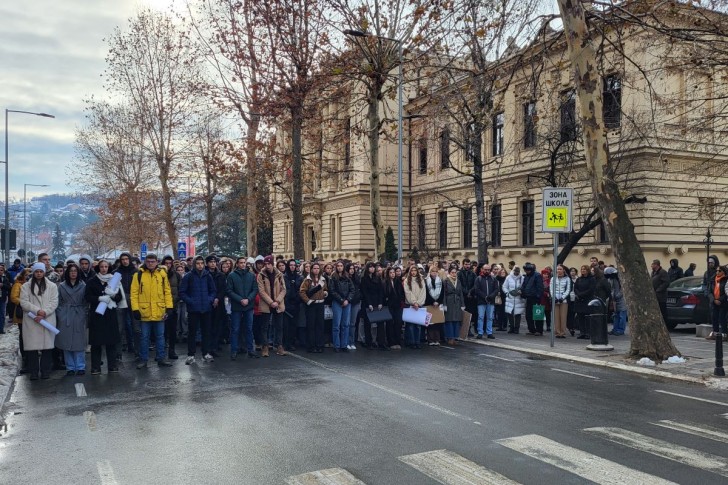 15 minuta tišine - Srednjoškolci 