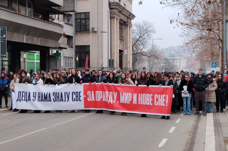 15 minuta tišine ispred Gimnazije (20.01.2025.)