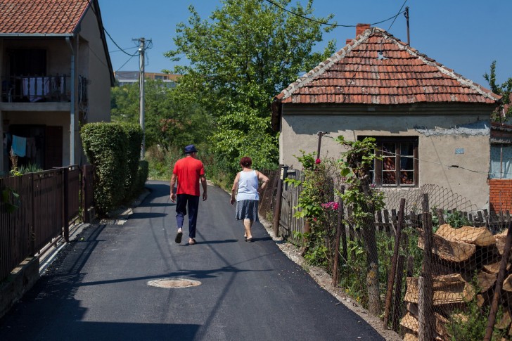 Asfaltirana Vrnjačka ulica