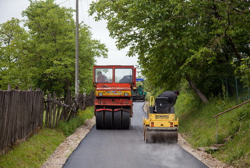 Asfaltiranje (ilustracija) (foto: Đorđe Đoković)