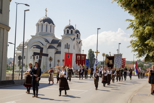 Slava Valjeva Druge Trojice - litija (foto: Đorđe Đoković)