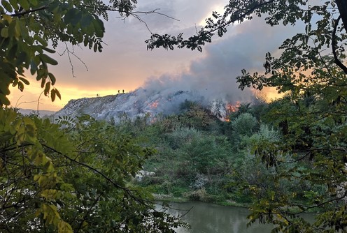 Požar na deponiji (foto: Valjevac)