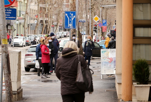 Valjevci u vreme pandemije korona virusa (ilustracija) (foto: Đorđe Đoković)