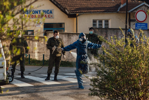 Dezinfekcija (foto: Đorđe Đoković)