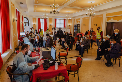 Vakcinacija u Grand hotelu (foto: DjordjeDjokovic)