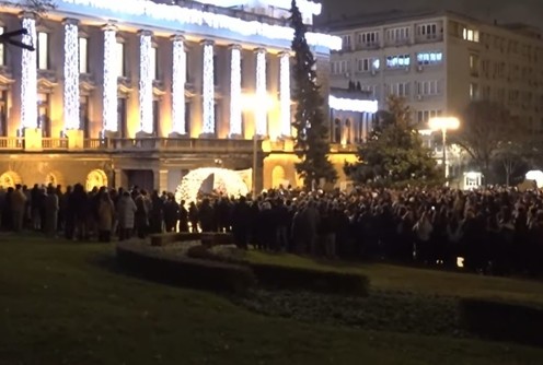 Studenti ispred Predsedništva (foto: skrinšot)