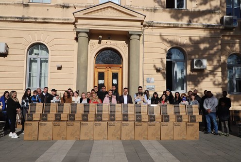 Na poklon kolica i auto-sedišta (foto: www.mionica.rs)