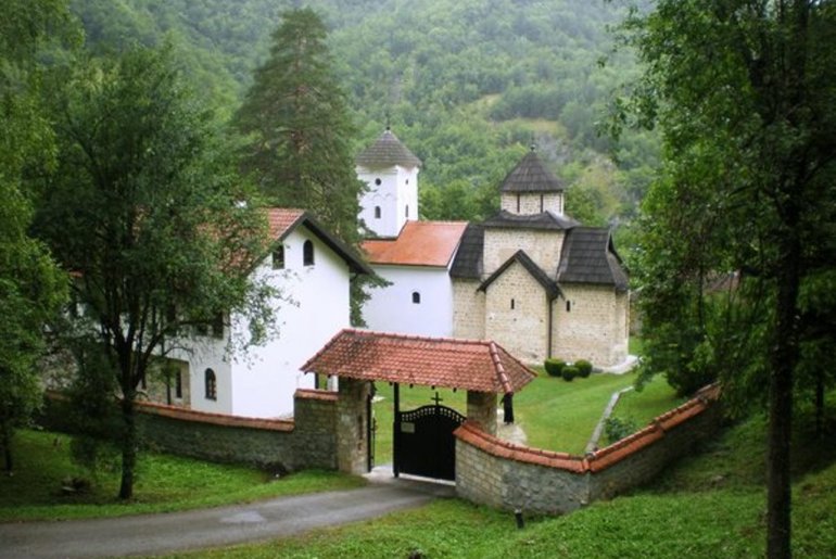 Manastir Pustinja (foto: www.tov.rs)