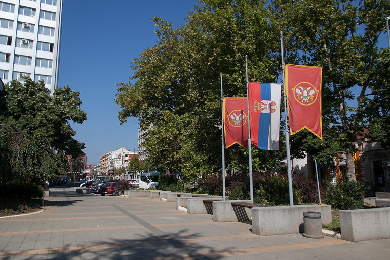 Zastave na pola koplja (foto: Đorđe Đoković)