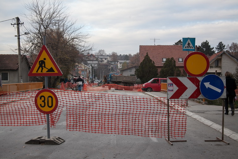 Radovi na toplovodu, zatvorena Sinđelićeva (novembar 2015.) (foto: Đorđe Đoković)