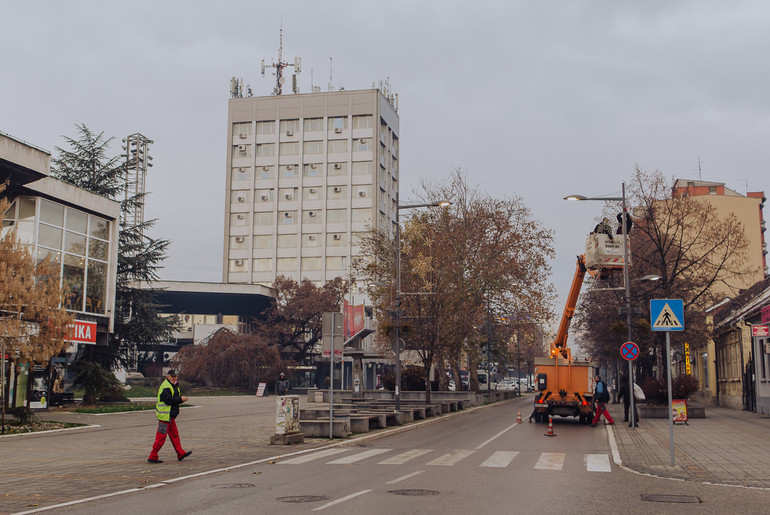 Novogodišnje ukrašavanje grada (foto: Đorđe Đoković)