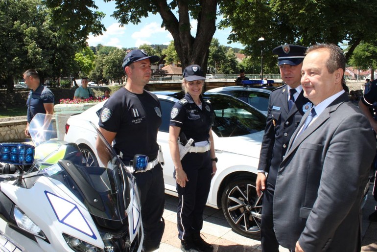 Ivica Dačić i Policija (foto: Kolubarske.rs)