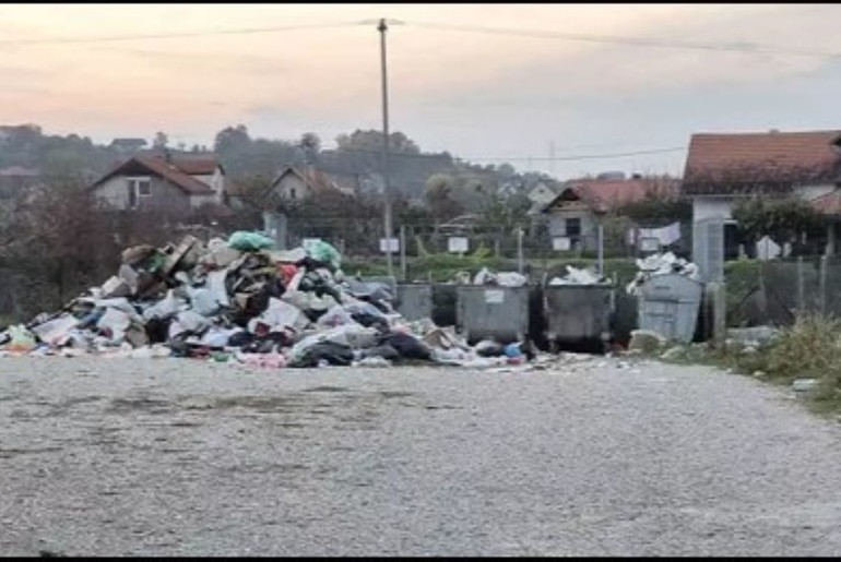 Divlja deponija u Trnavi (foto: Ozon Press)