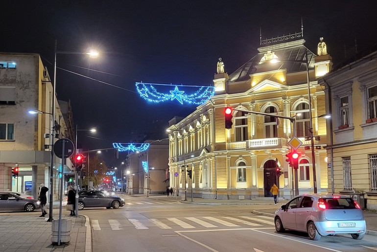 Dekorativna rasveta (foto: Kolubarske.rs)