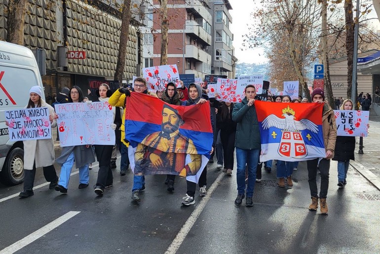 Protest srednjoškolaca (foto: Kolubarske.rs)