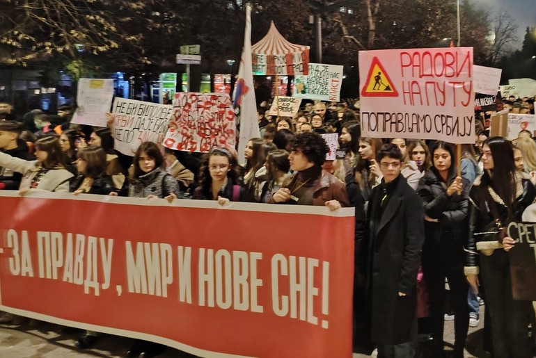 Protest gimnazijalaca (foto: Kolubarske.rs)