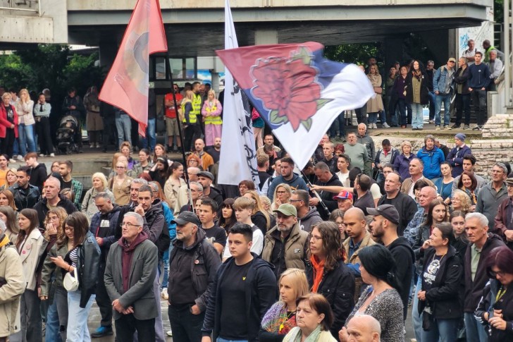 Protestni skup podrška aktivistima